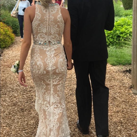 PROM DRESS! - Picture 2 of 2